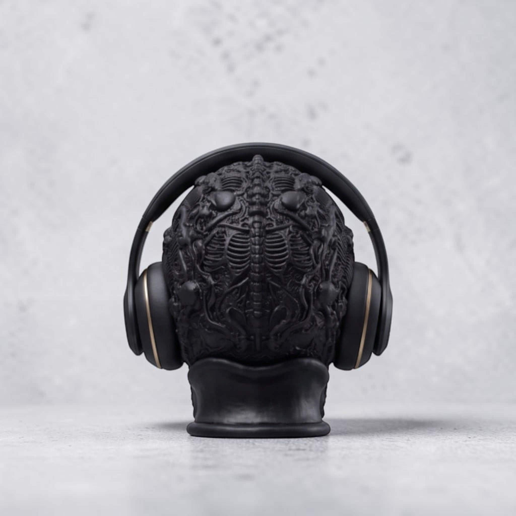 Gothic Skull Headphone Stand – Dark Academia Desk Decor