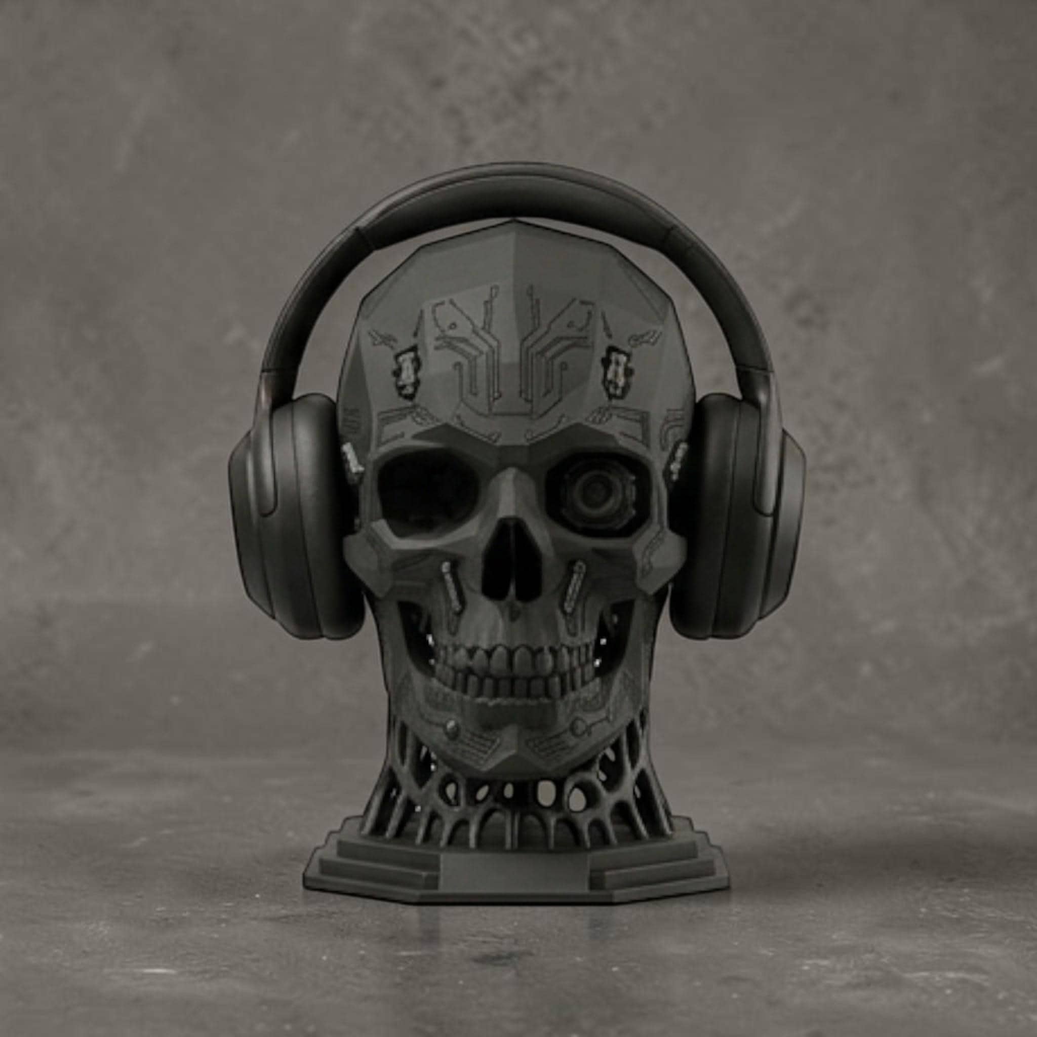 Mechanical Skull Headset Holder – Industrial Sci-Fi Gaming Desk Decor