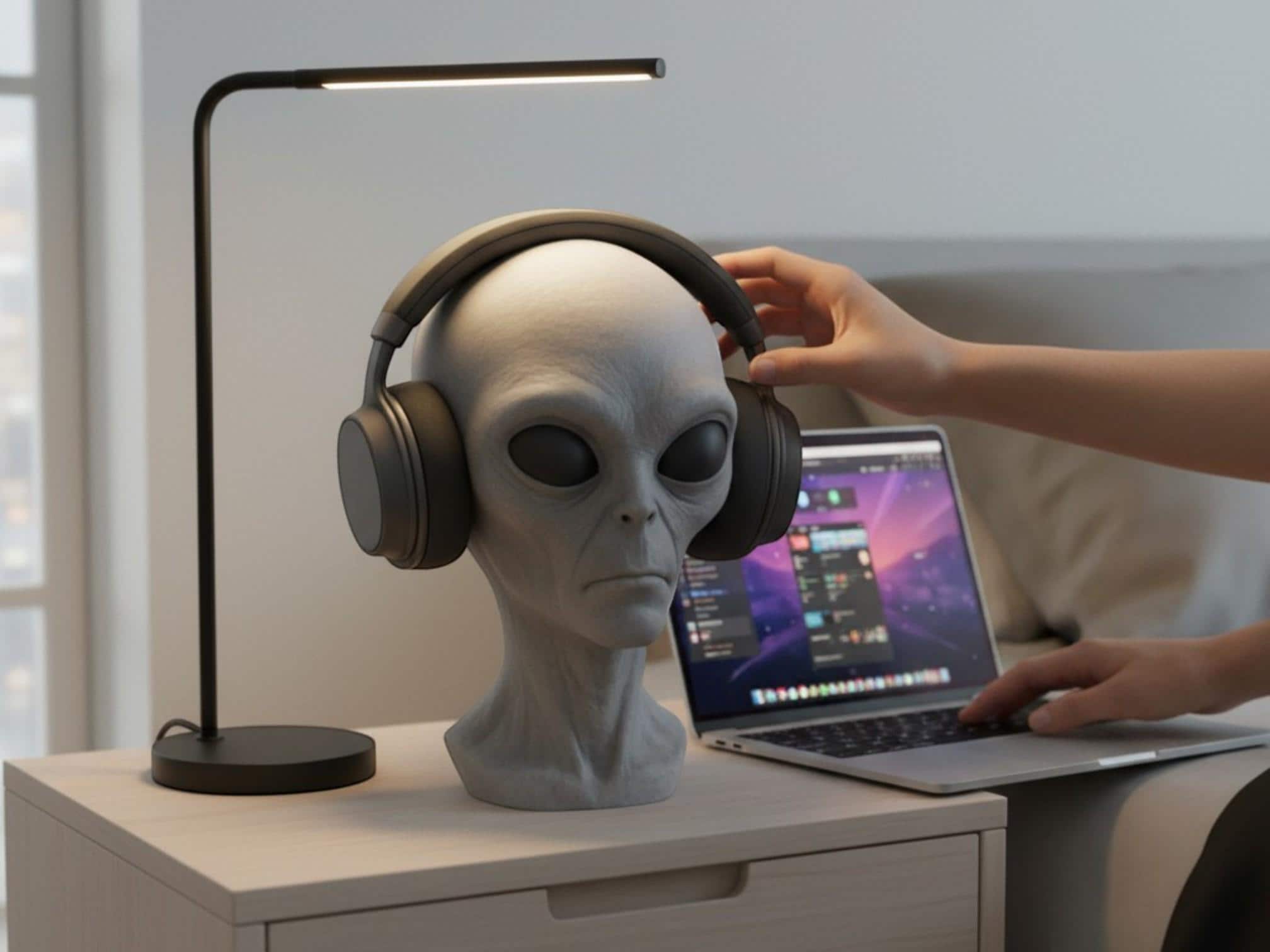 Headphone Stand Alien Bust, Sci-Fi Desk Decor __etsy:7945184156