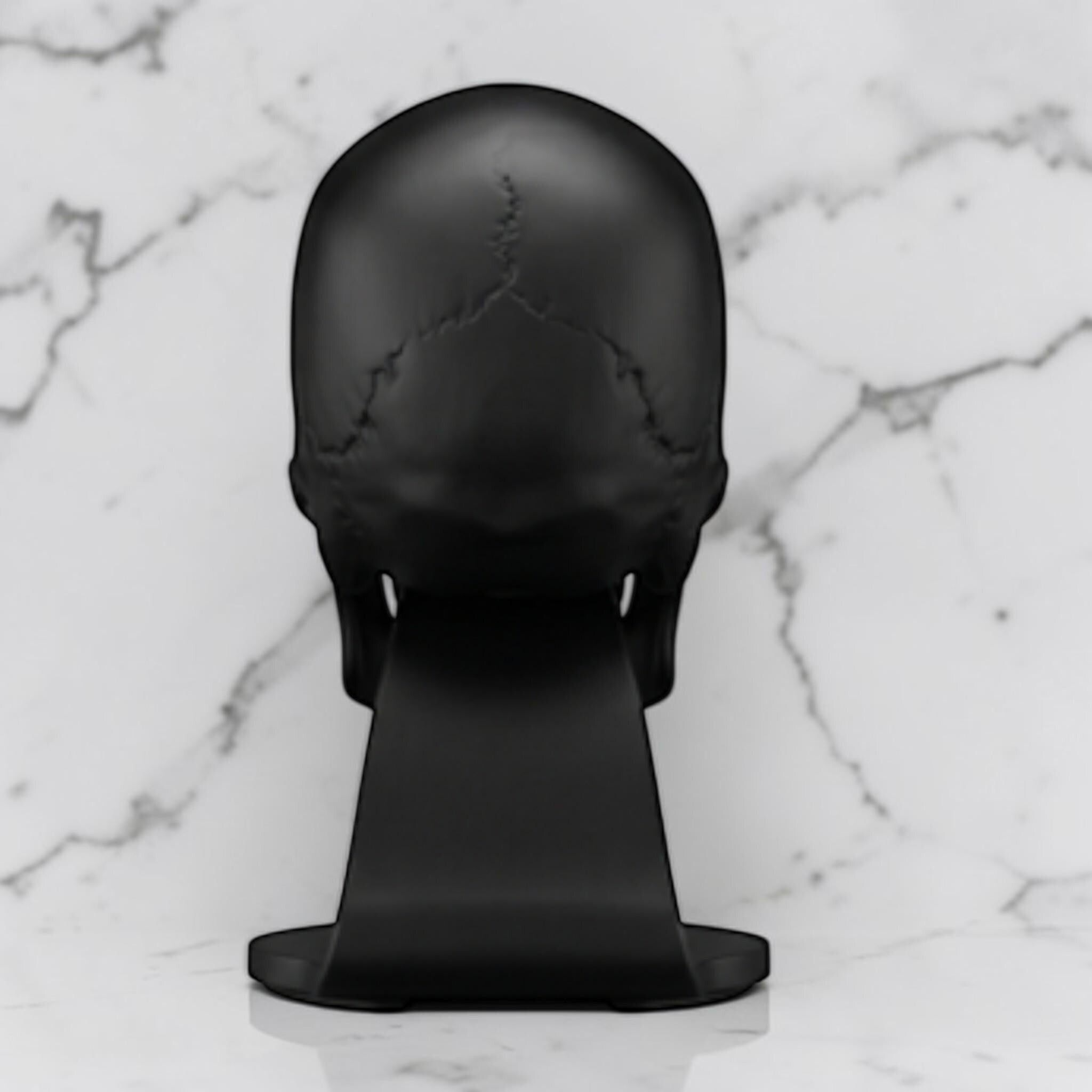 Skull Headset Stand – Anatomical Gaming Desktop Organizer & Gothic Room Decor